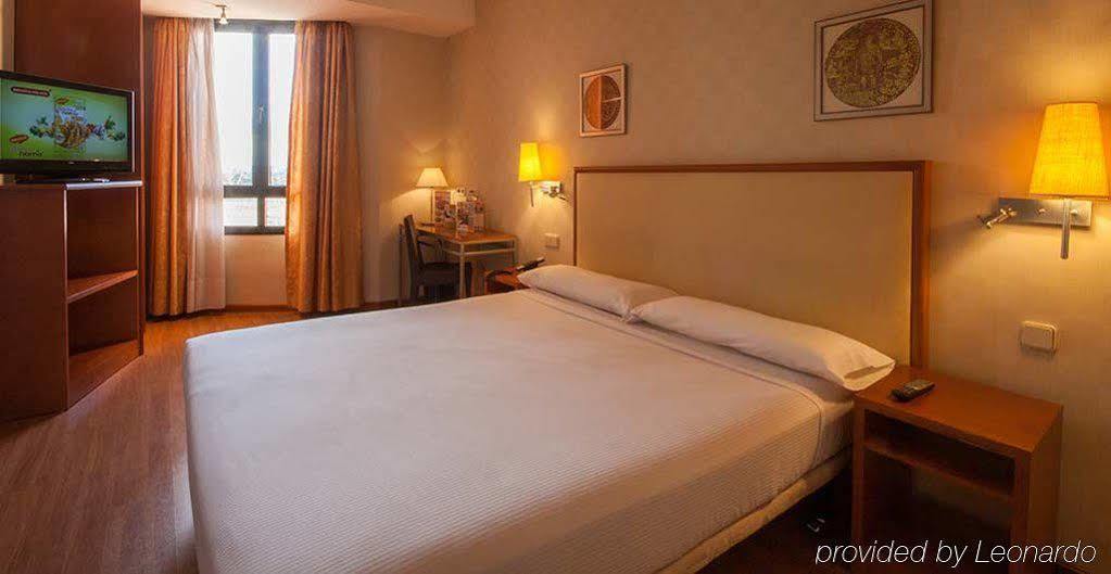 ホテル Th Boadilla ボアディージャ・デル・モンテ 部屋 写真